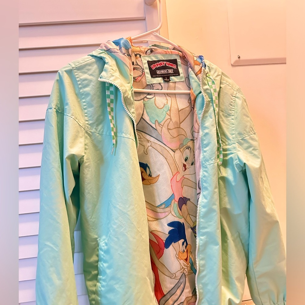 RARE! Members Only Looney Tunes Windbreaker. Like new